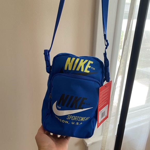 Nike Handbags - Nike bag